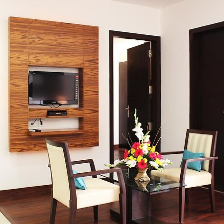 Stately Suites Mg Road Gurgaon Exterior foto