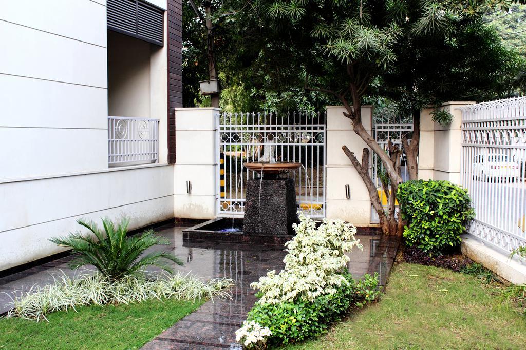 Stately Suites Mg Road Gurgaon Exterior foto