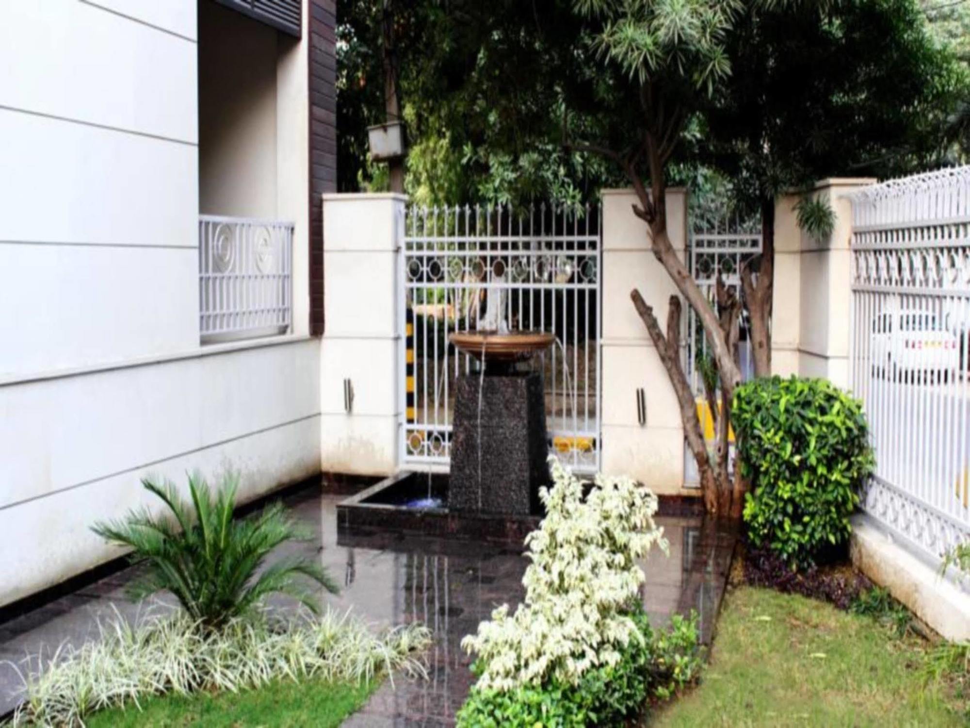 Stately Suites Mg Road Gurgaon Exterior foto