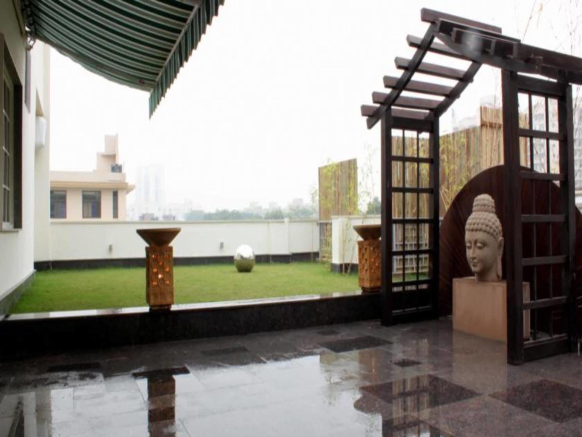Stately Suites Mg Road Gurgaon Exterior foto