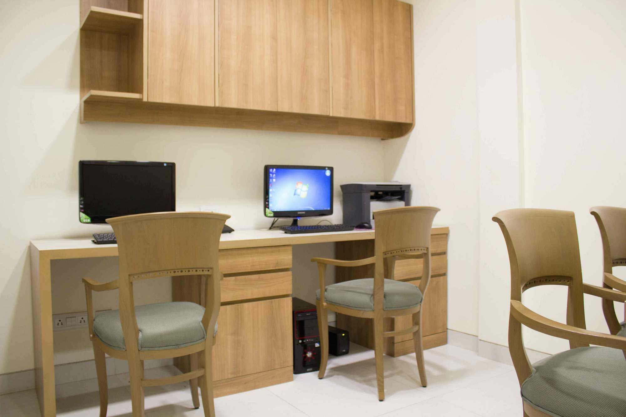 Stately Suites Mg Road Gurgaon Exterior foto